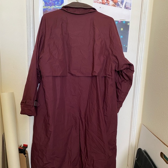 Burgundy London Fog Trench Coat with Detachable Leather Collar - Picture 4 of 13